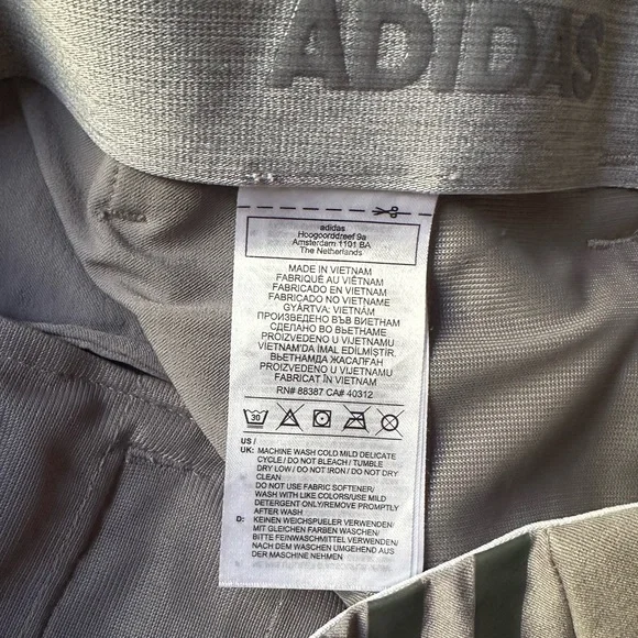 Bundle 2 men’s *ADIDAS Golf* stripes wicking casual golf ⛳️ shorts - 33 - nice! - Picture 4 of 4